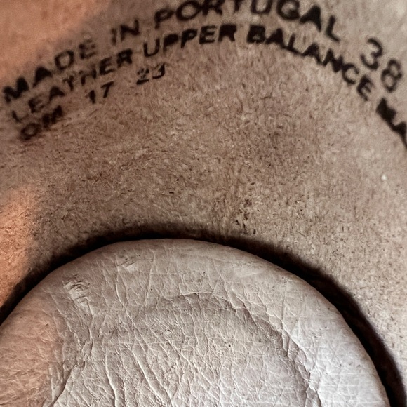 DROMEDARIS - Women's Adjustable Strap Sandal in Pewter. - Picture 7 of 8